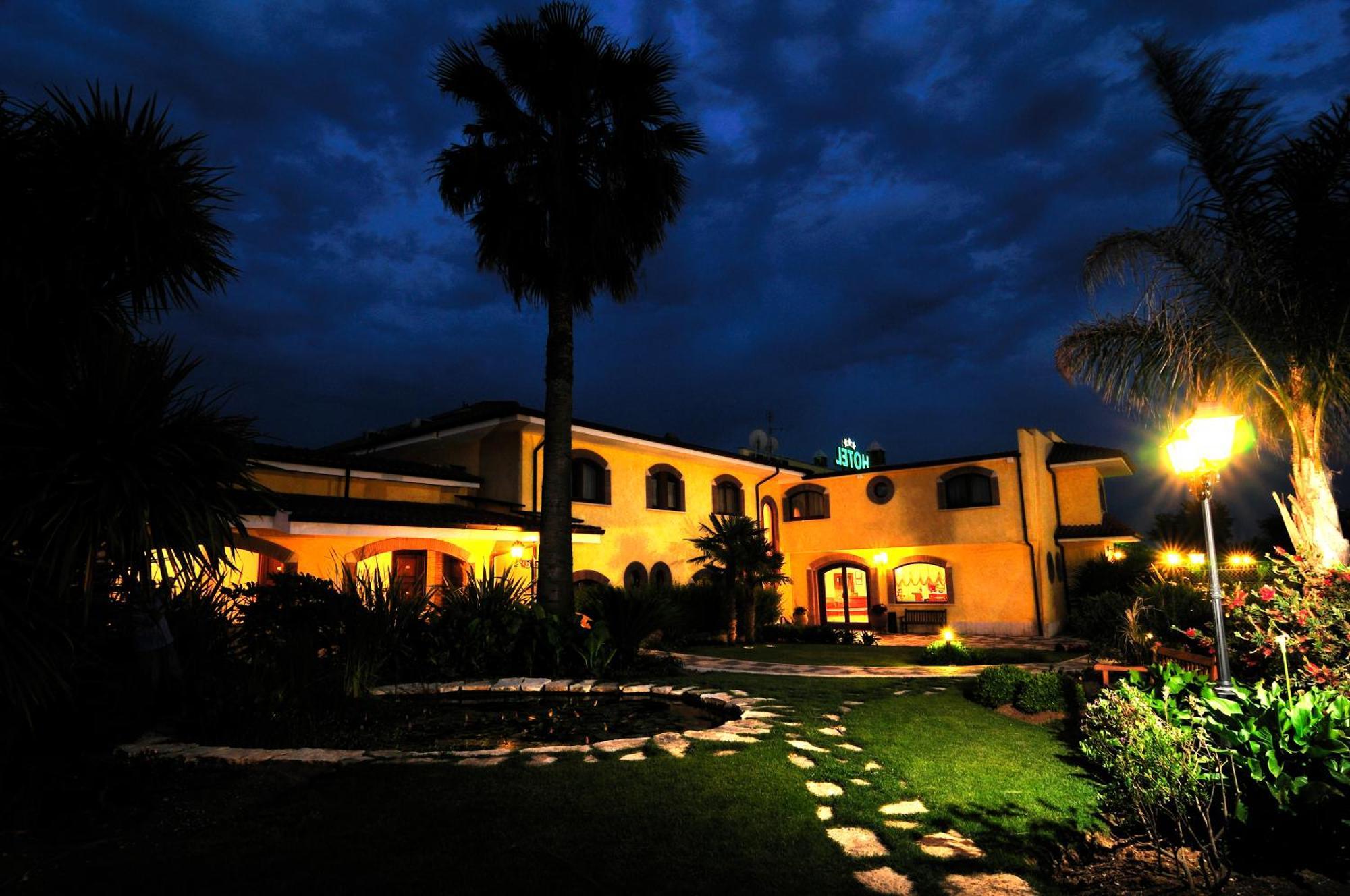 La Locanda Del Cavaliere Borgo Montello Exterior foto
