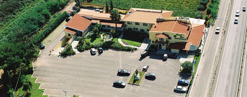 La Locanda Del Cavaliere Borgo Montello Exterior foto