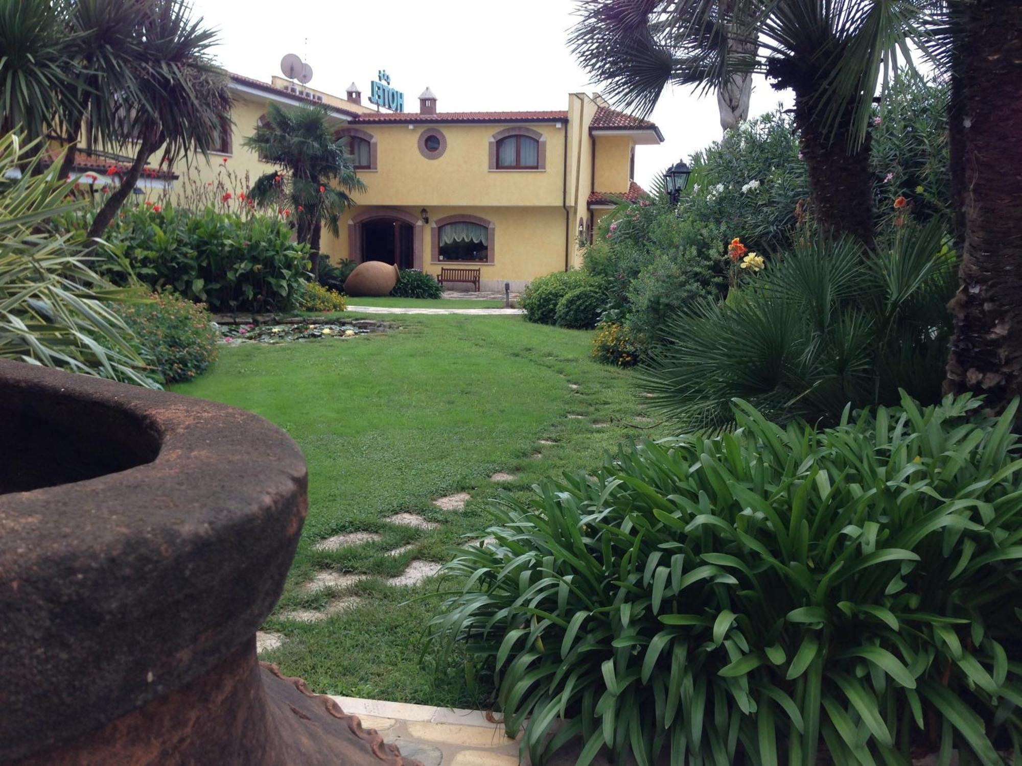 La Locanda Del Cavaliere Borgo Montello Exterior foto